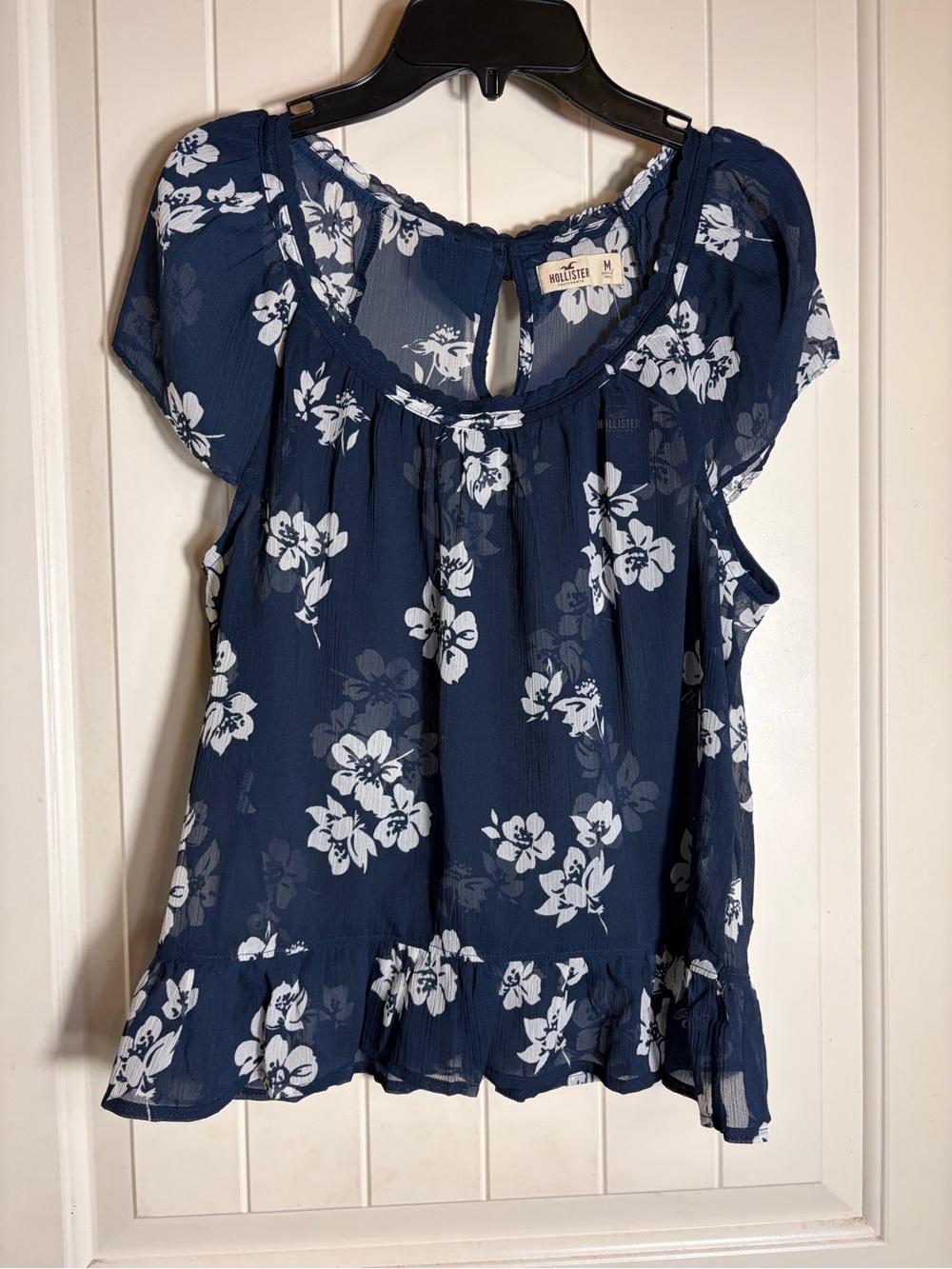 Hollister Sheer Navy Blue Floral Short Short Sleeve Flowy Top